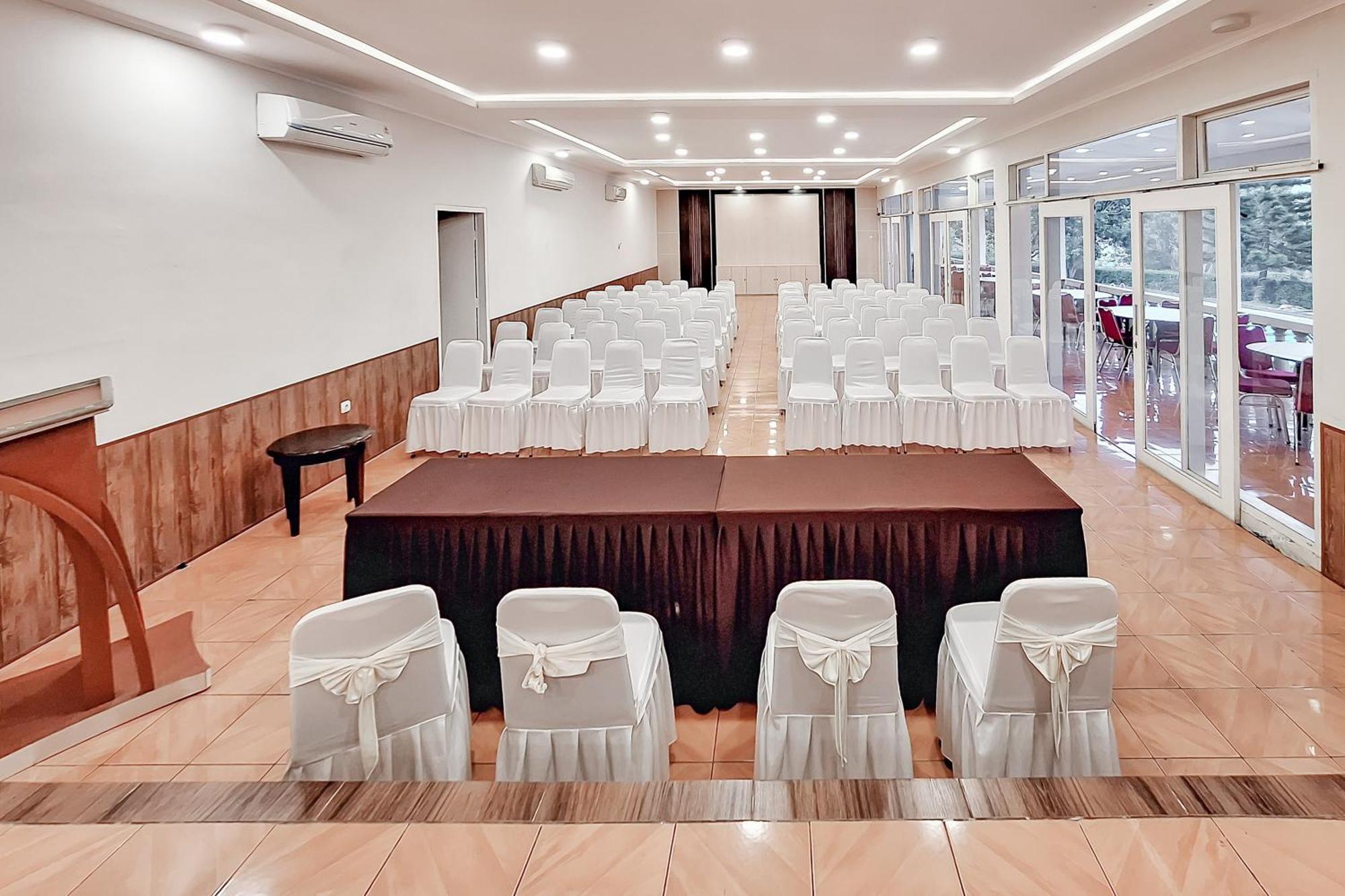 Urbanview Hotel Tridaya Cisarua Puncak Dış mekan fotoğraf